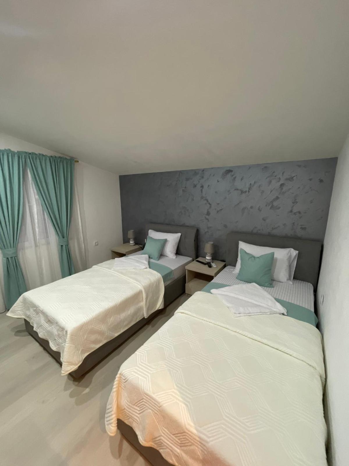 Apartments Zejak 미트로비처 외부 사진