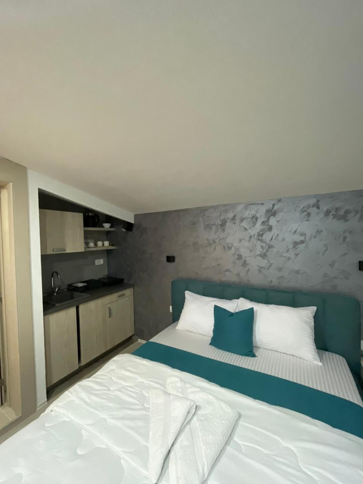 Apartments Zejak 미트로비처 외부 사진
